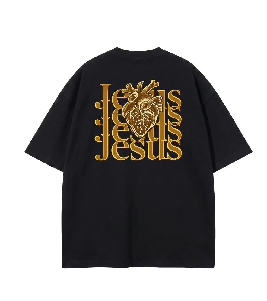 Camiseta Oversized Jesus Coração preta — vista de costas
